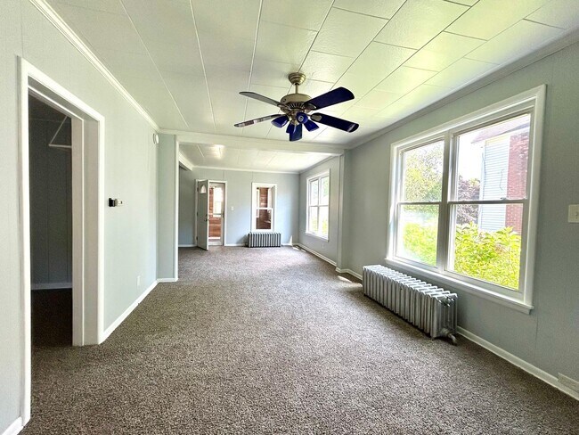 Foto del edificio - Four Bedroom Home in Northeast Grand Rapids