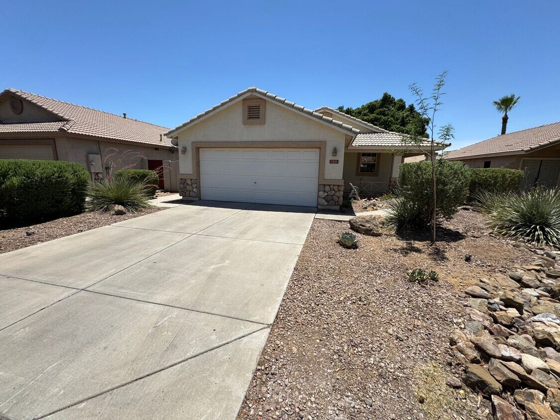 Foto principal - 7921 W Frank Ave