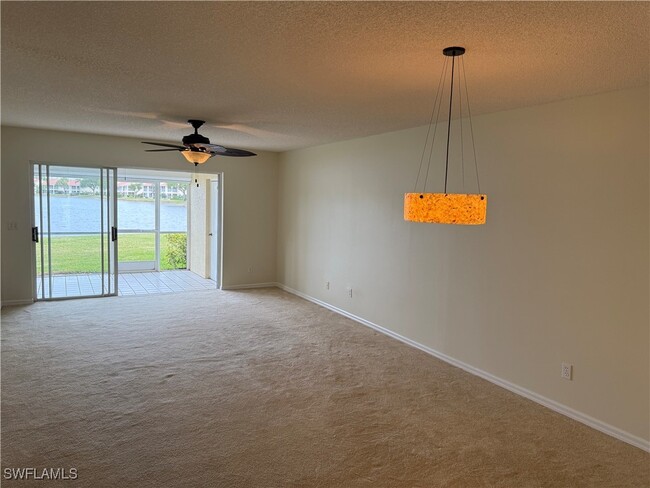 Foto del edificio - 7706 Jewel Ln