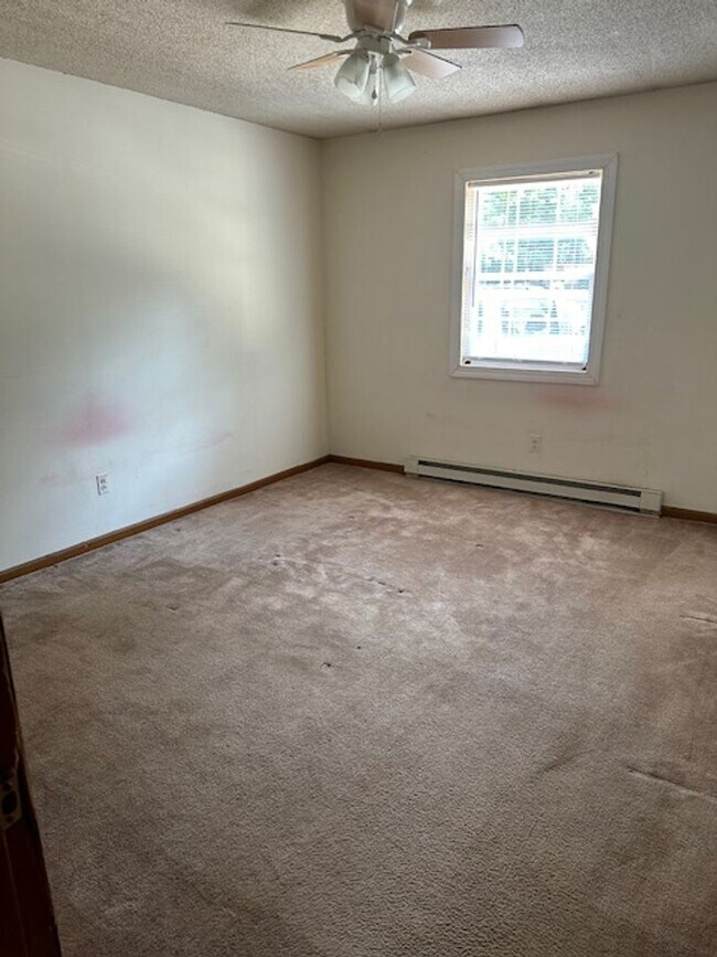 Building Photo - 1411 Huffines Avenue
