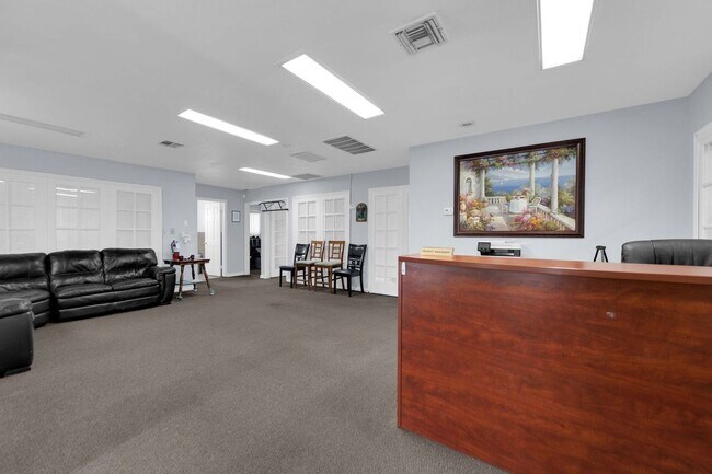 Building Photo - 1404 S Maryland Pkwy