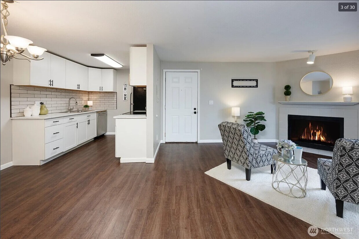 Foto principal - 16817 Larch Way