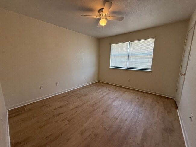 Building Photo - 1100 Lansberry Ct