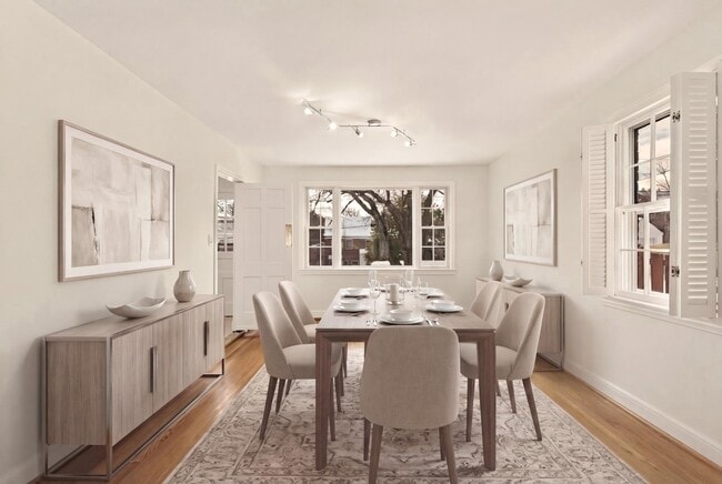 Foto del edificio - 2736 Stephenson Ln NW