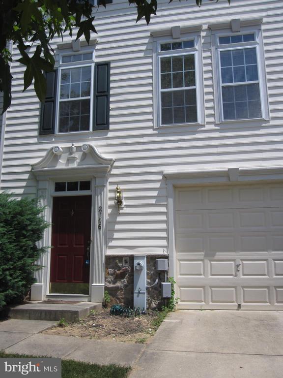 Building Photo - 2106 Harrow Dr