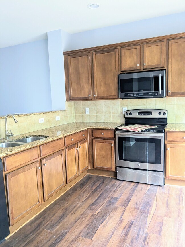 Kitchen - 14140 Winford Ln