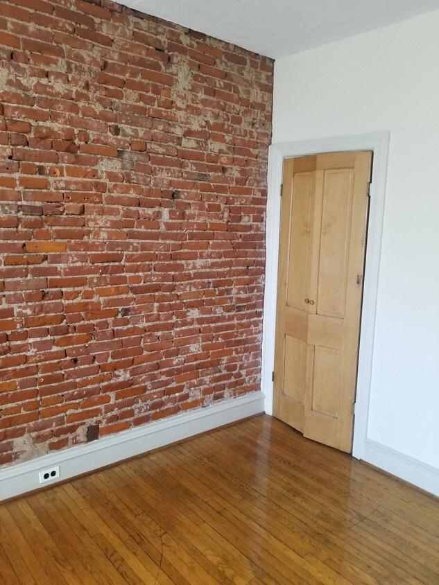 Primary Photo - 1308 W 13th St