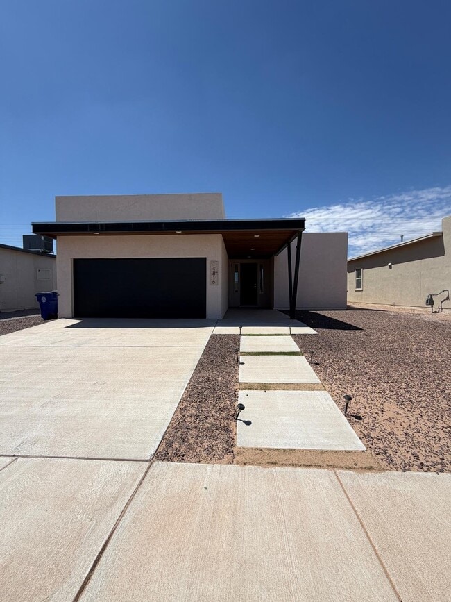 Building Photo - 14816 John McNeely Ave