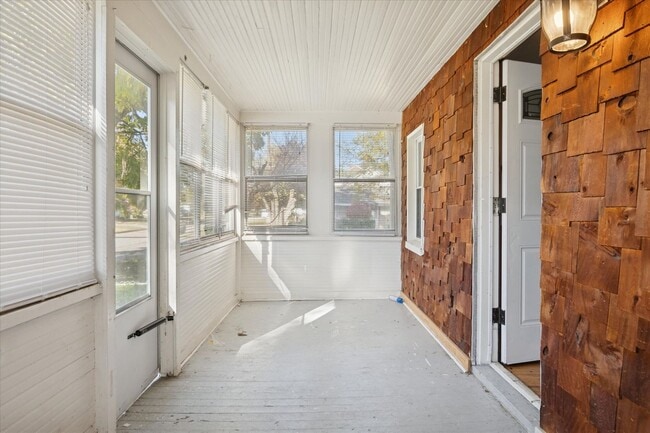 Building Photo - Redford - 3 Bedroom - $1,400/month