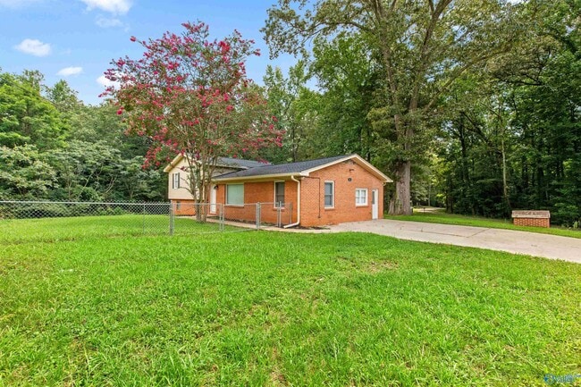 Building Photo - 285 Ruby Dr