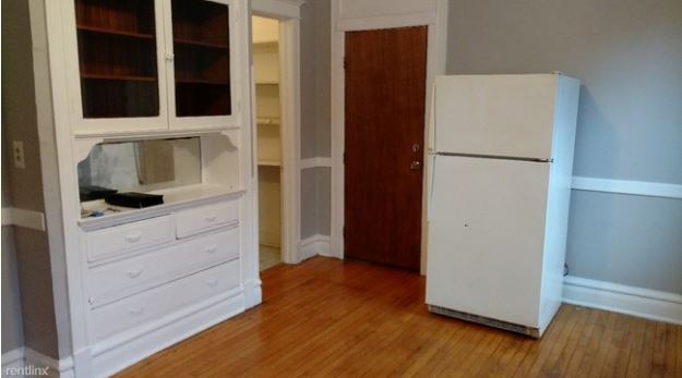 Building Photo - 2301 N Leavitt St