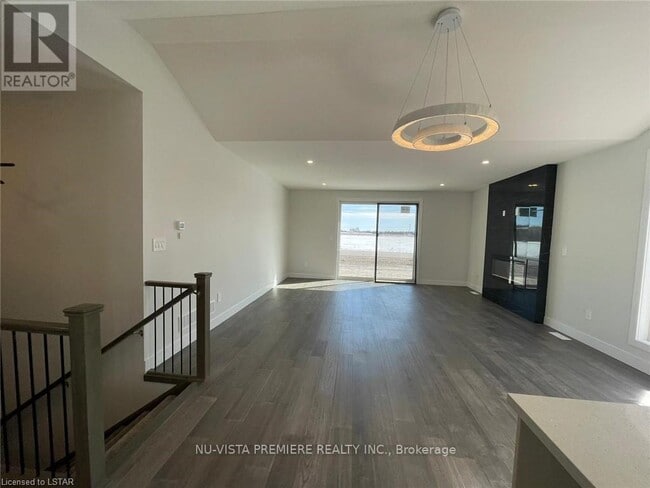 Building Photo - 320 Stathis Blvd