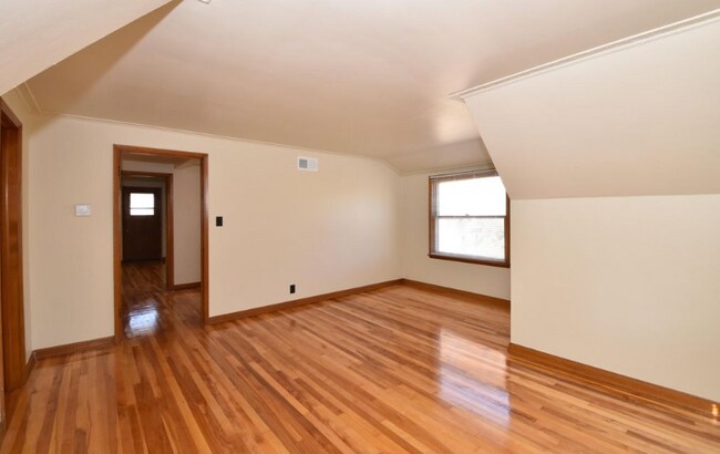 Building Photo - 1601 S 54th St