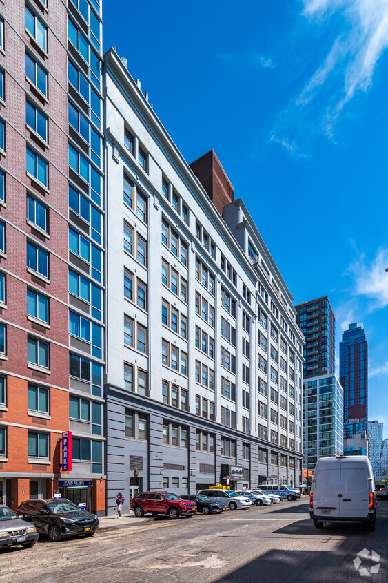 Building Photo - 211 Schermerhorn St