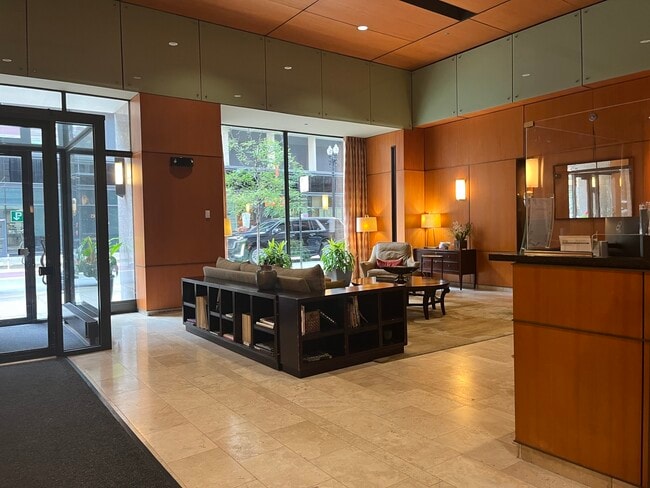 Foto del edificio - 208 W Washington St