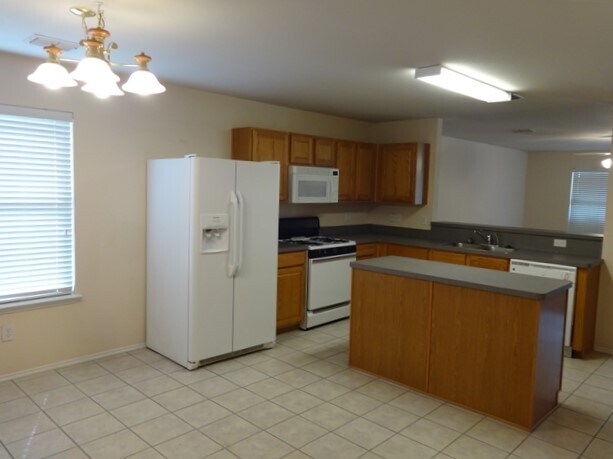 Foto del edificio - 1069 Silver Spur Ln