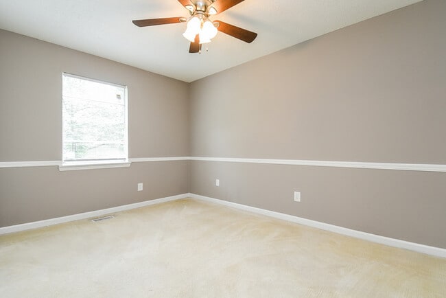 Building Photo - 2569 Gaylon St