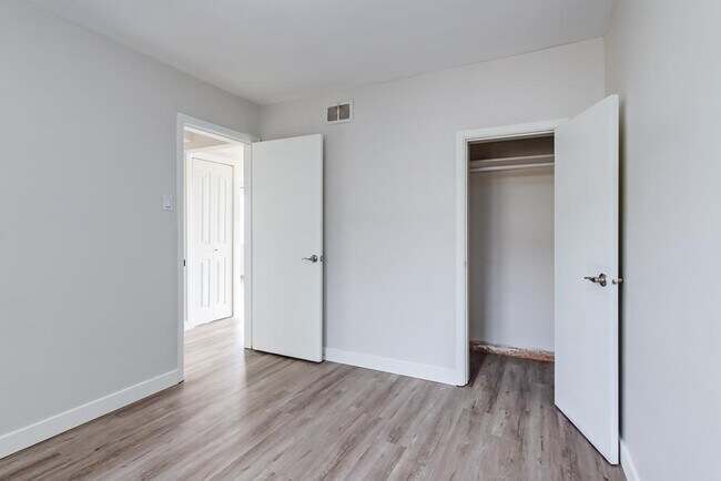 Photo du bâtiment - Scenic Court