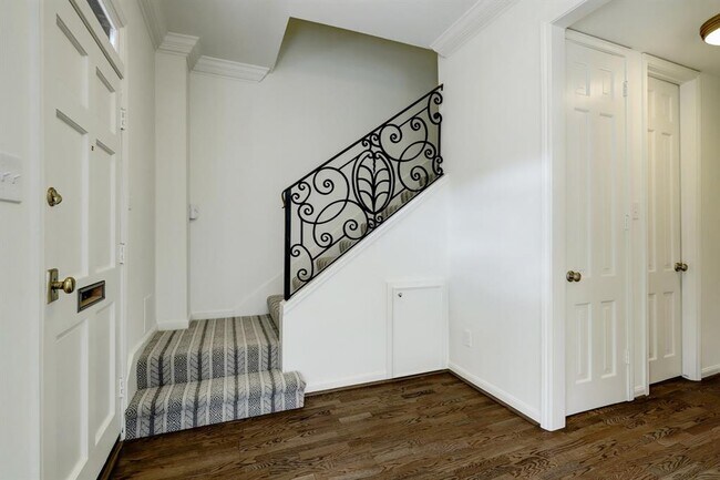 Foto del edificio - 7524 Del Monte Dr