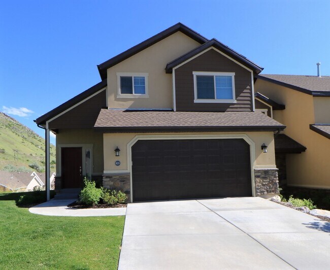 Foto del edificio - Beautiful 4 bed 3.5 bath townhome in Aspen...