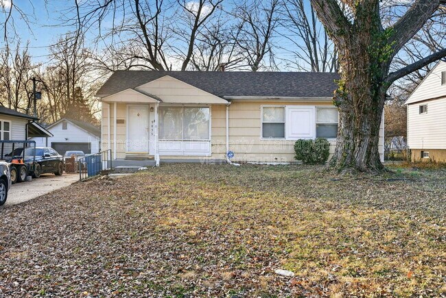 Building Photo - 9855 Medford Dr