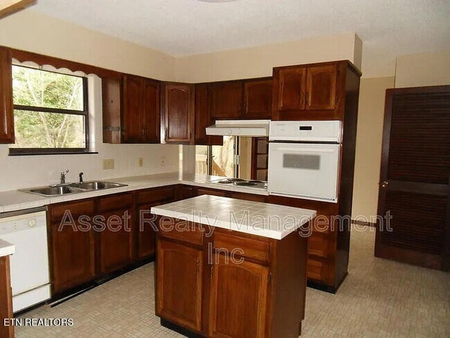 Foto del edificio - 126 Wendover Cir