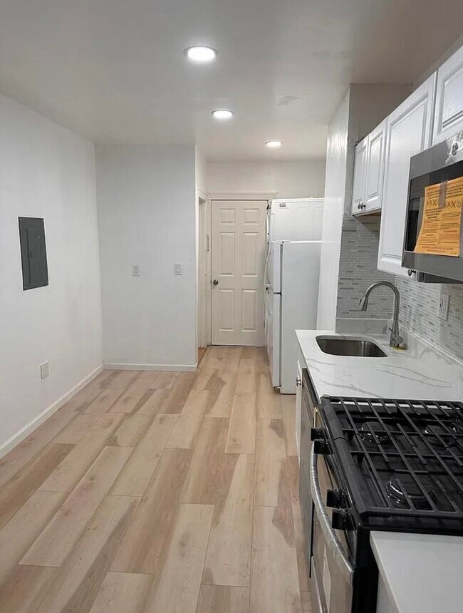 Building Photo - 135A Grace St