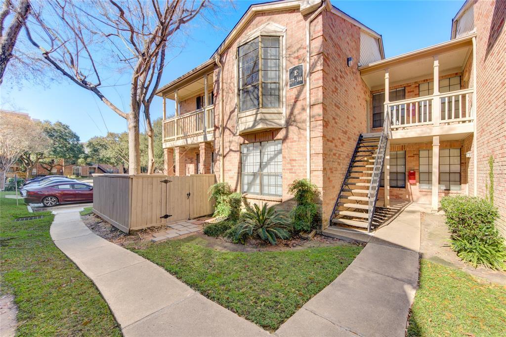 Primary Photo - 2255 Braeswood Park Dr
