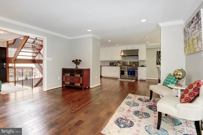 Building Photo - 11650 Mediterranean Ct