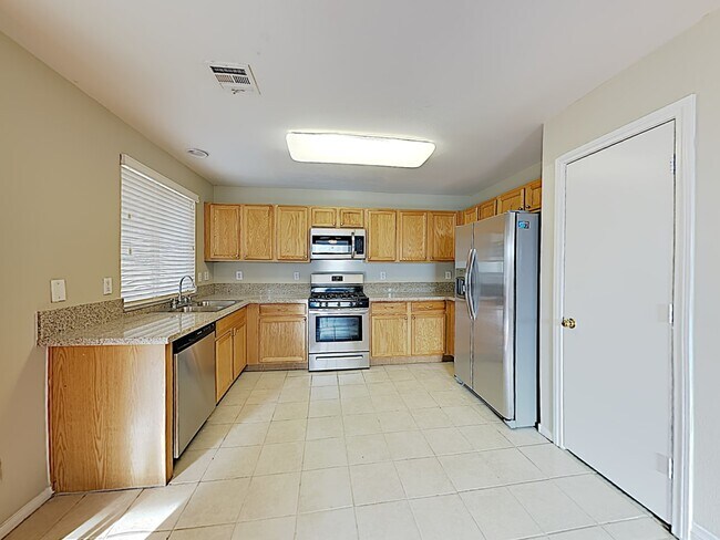 Building Photo - 1847 Quartz Landing Ave
