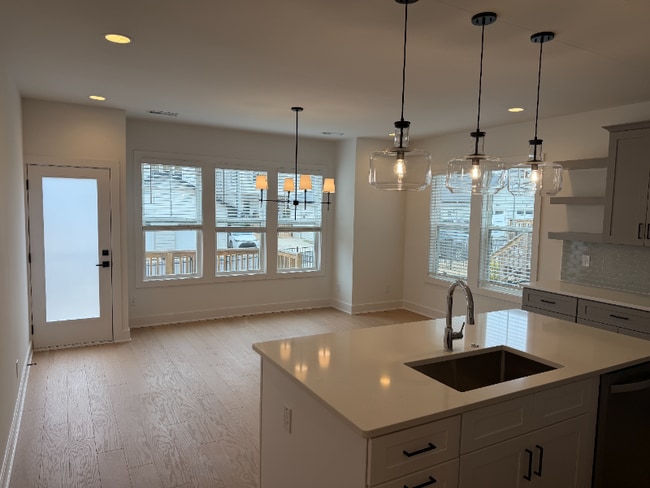 Building Photo - 5045 Lundy Dr