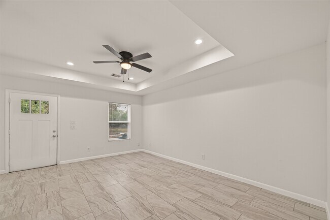 Foto del edificio - 4302 Hirsch Rd