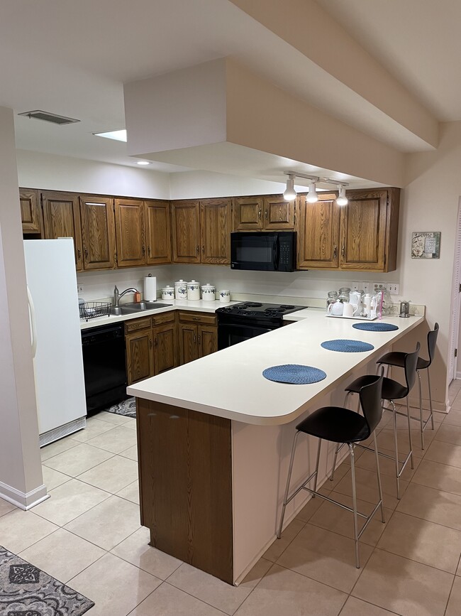 Building Photo - 5 Players Club Dr