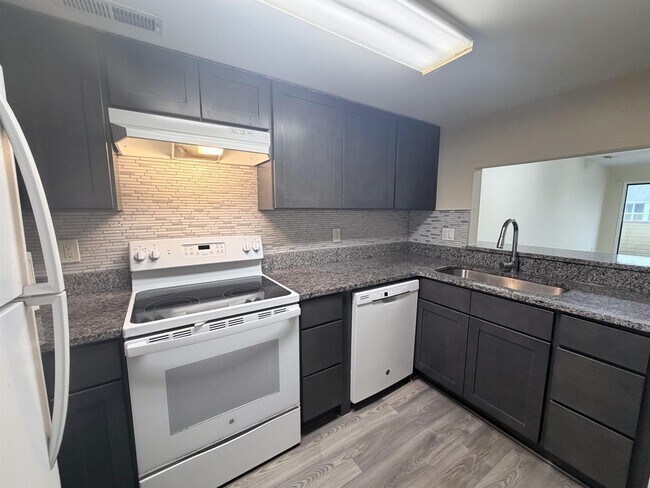 Foto del edificio - 1100 Possum Trot Rd