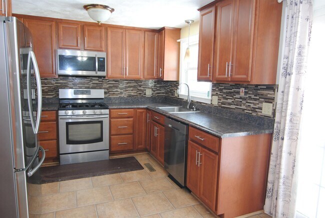 Building Photo - 66 Hawkstead Hollow