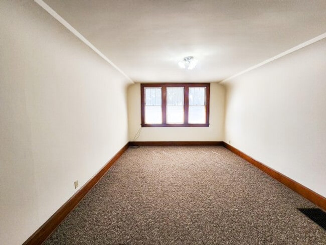 Building Photo - 1235 Monroe Ave