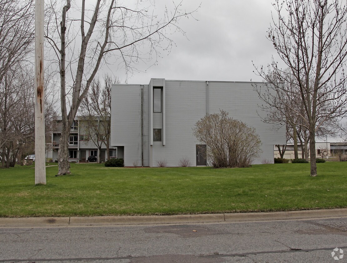 Foto del edificio - Cedar Crest Apartments