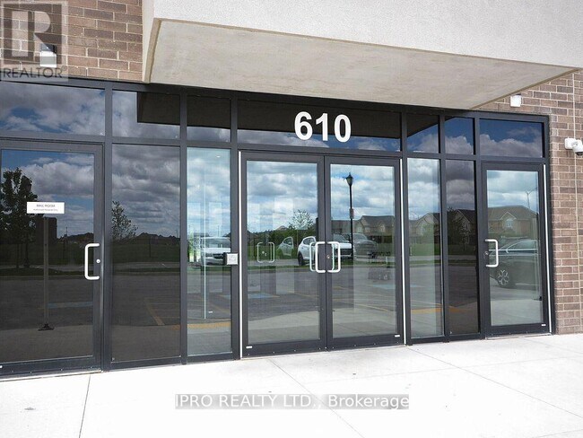 Building Photo - 610-610 Farmstead Dr