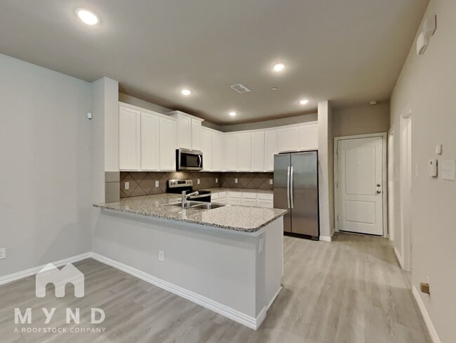 Building Photo - 1272 Alamo Dr