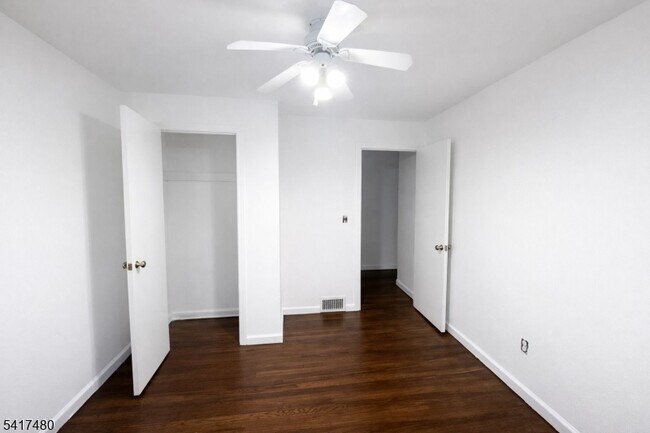 Foto del edificio - 2828 N Stiles St