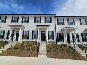 Building Photo - 2245 Del Carmel Way