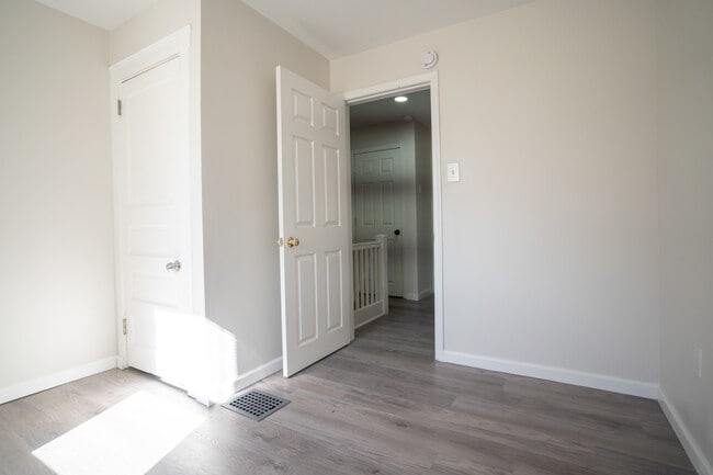 Building Photo - 920 Macadam St