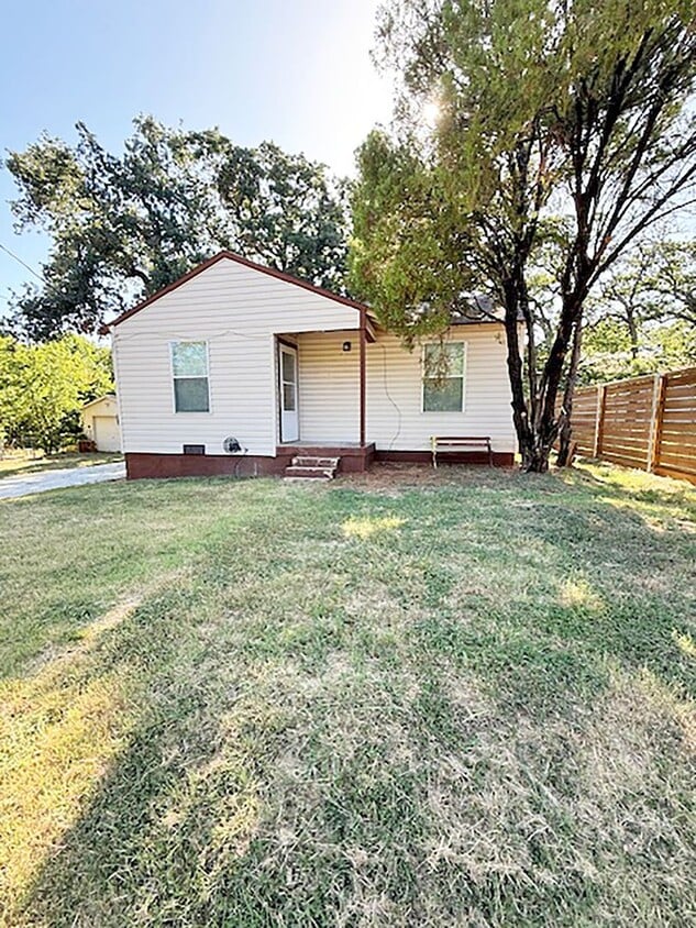 NIce 2 Bdrm 1 Bath Home near UNT and I-35E... - NIce 2 Bdrm 1 Bath Home near UNT and I-35E...