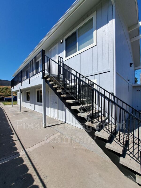 Foto del edificio - 3271 E. Tyler Ave