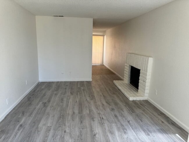 Photo - Duplex for Rent in S. Sacramento Apartment