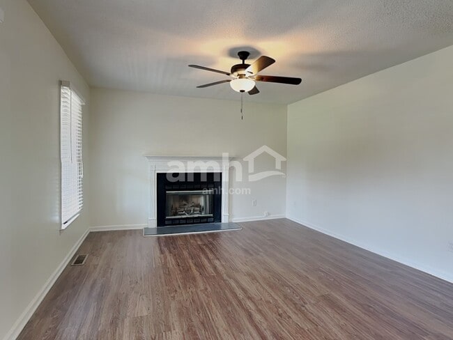 Building Photo - 272 Twin Creeks Rd