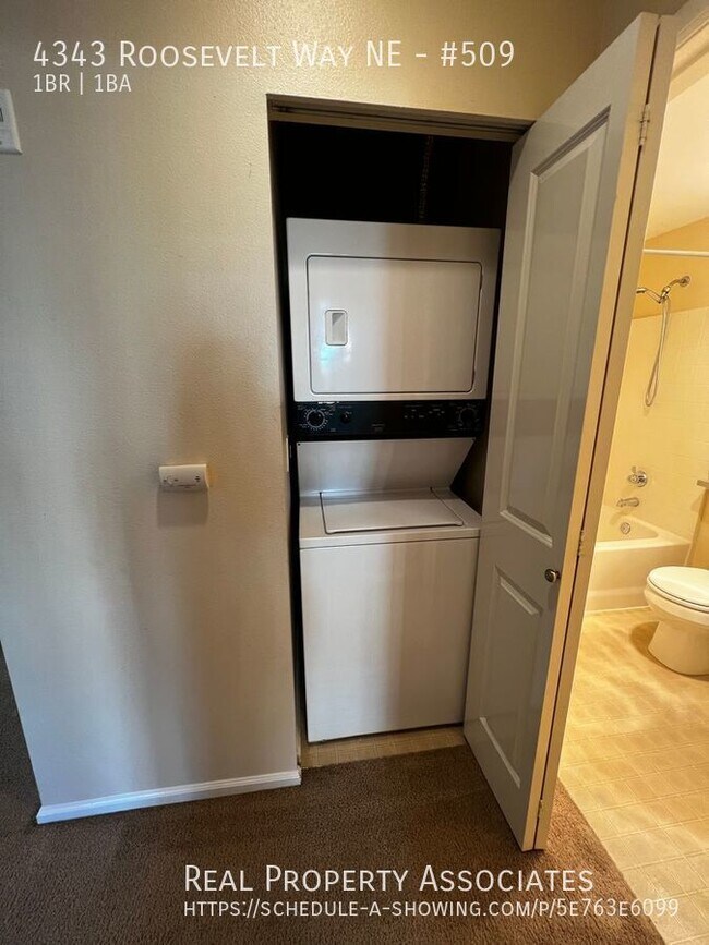 Building Photo - 1 bed Condo, minutes to UW campus - Rent i...