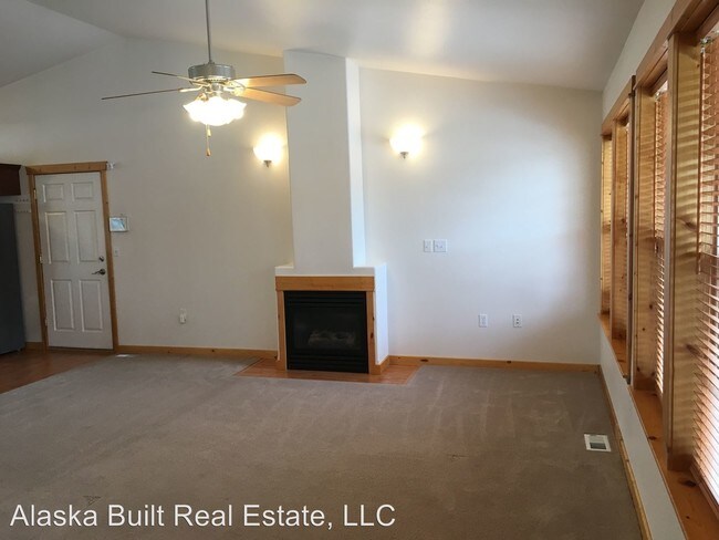 Building Photo - 2590 W Stonebridge Dr