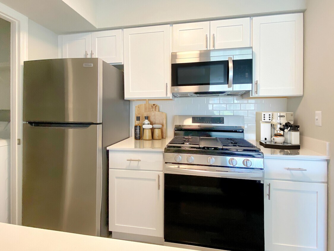 Element Luxury Apartments Rentals in Kissimmee at 4100 Arrow Ridge Pl