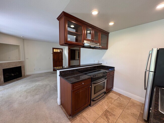 Foto del edificio - Upgraded Condo Near UCSD!